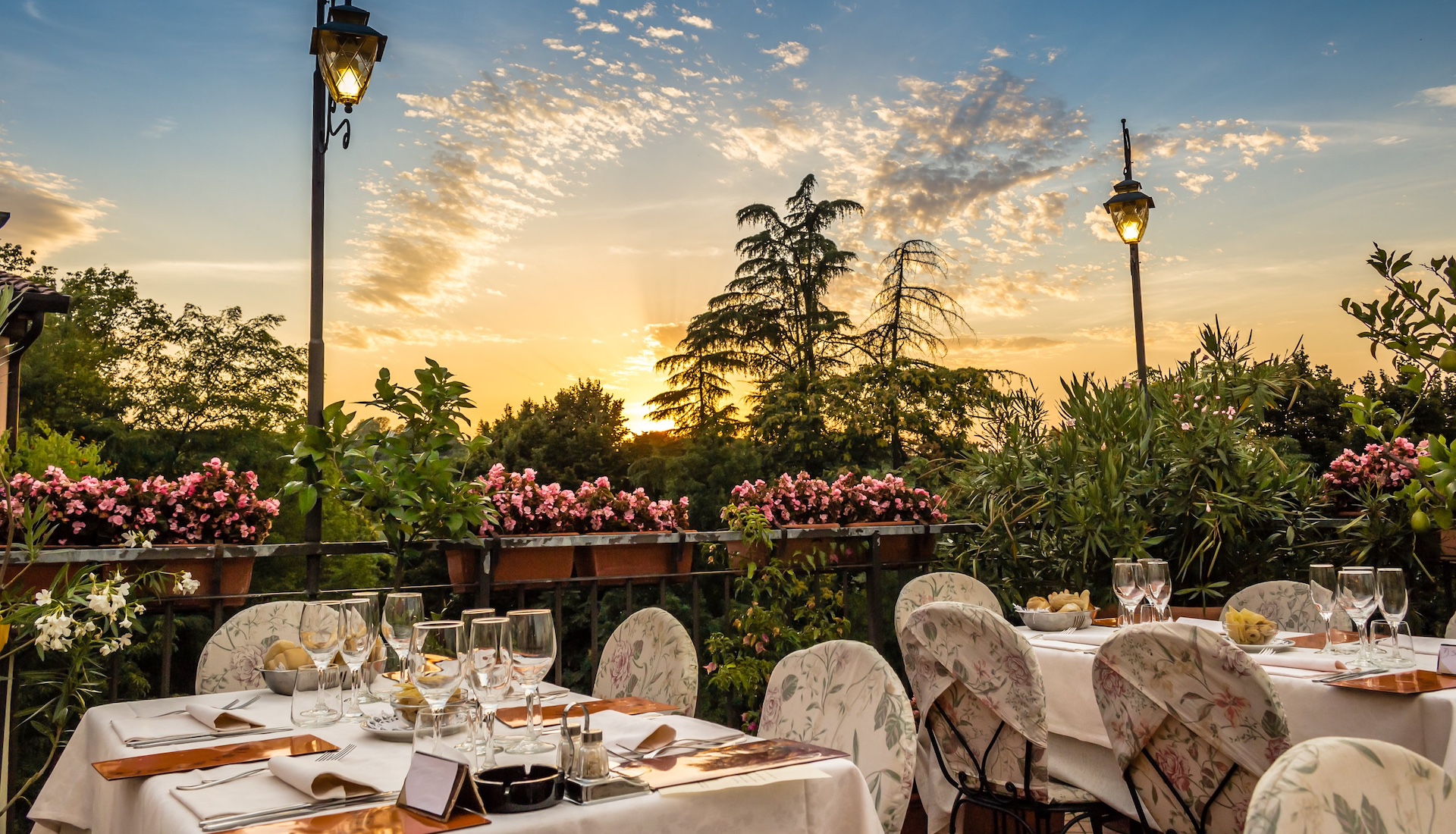 Food and drink menu management